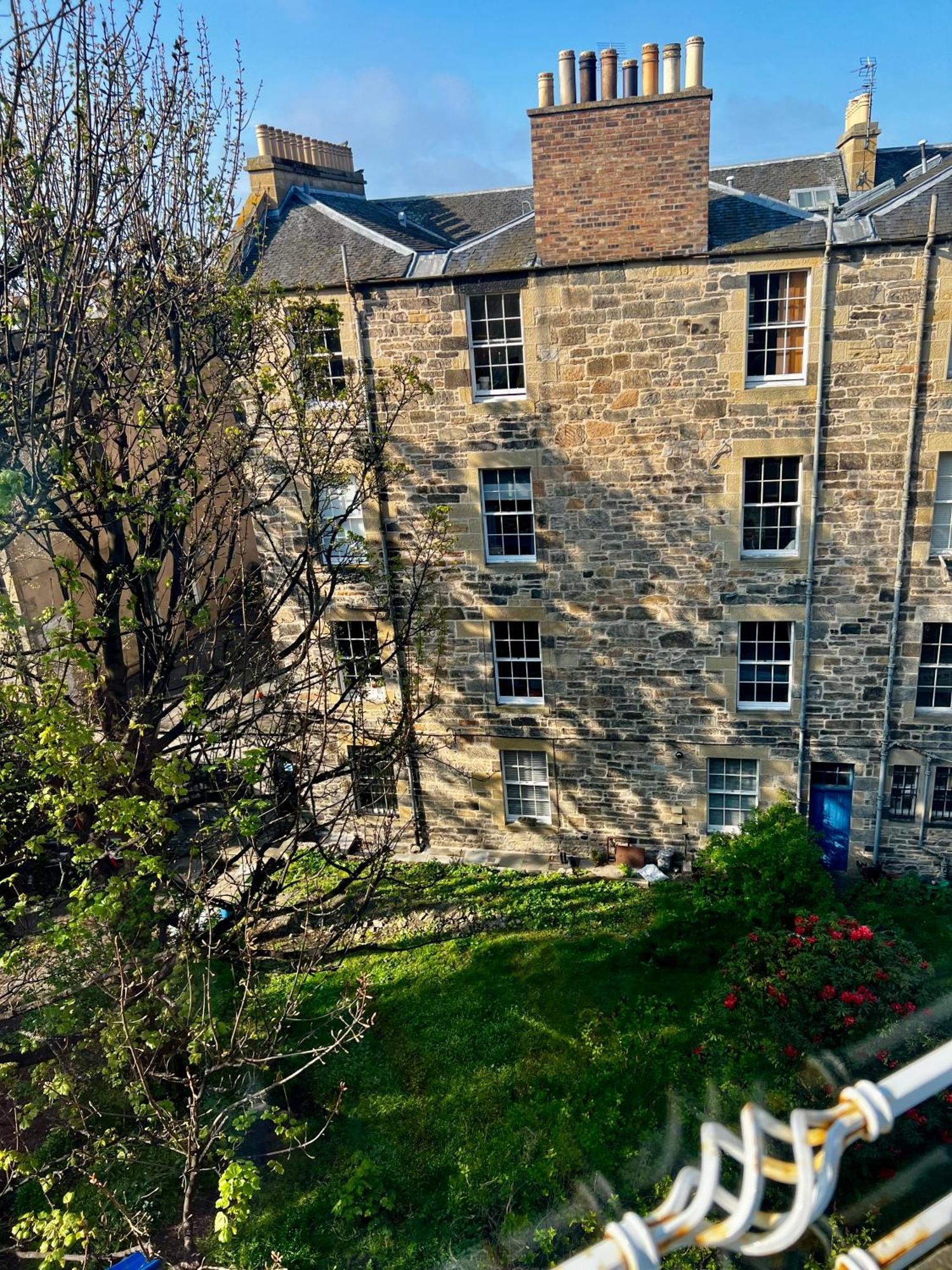 Central Apartment With Parking, Original Art And Antiques EDI Exterior foto