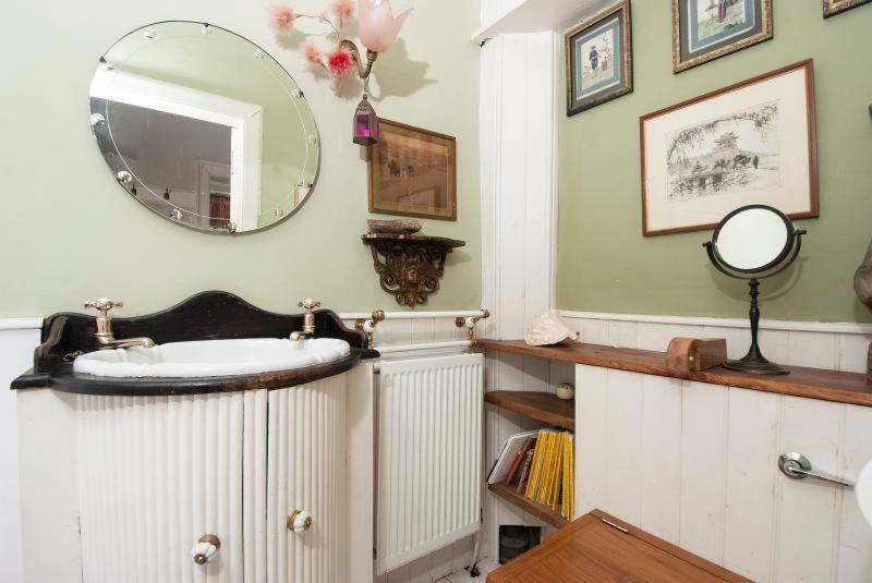 Central Apartment With Parking, Original Art And Antiques EDI Exterior foto